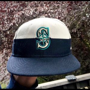 Nike True Seattle Mariners SnapBack